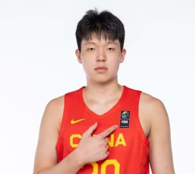 曝杨瀚森最后一场NBA夏联不打回国备战男篮亚洲杯(杨瀚森篮球)
