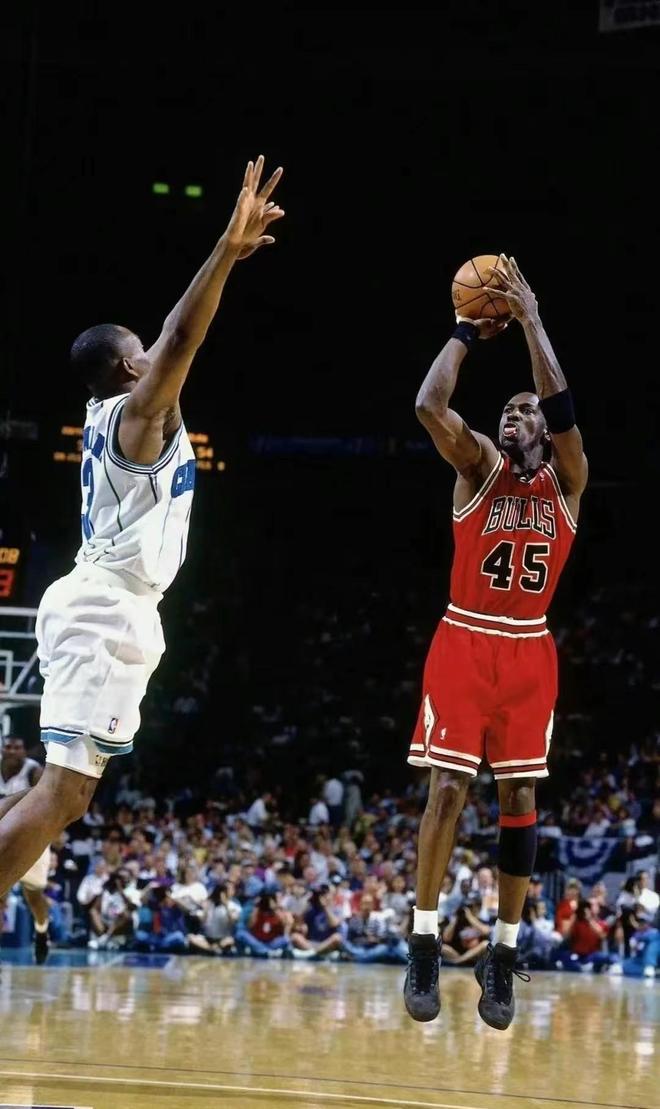 乔丹晚年NBA生涯：他为何仍然值得尊重？(乔丹退休后最后一场比赛)